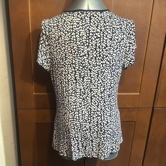 Stretchy cap sleeve blouse - Picture 4 of 7